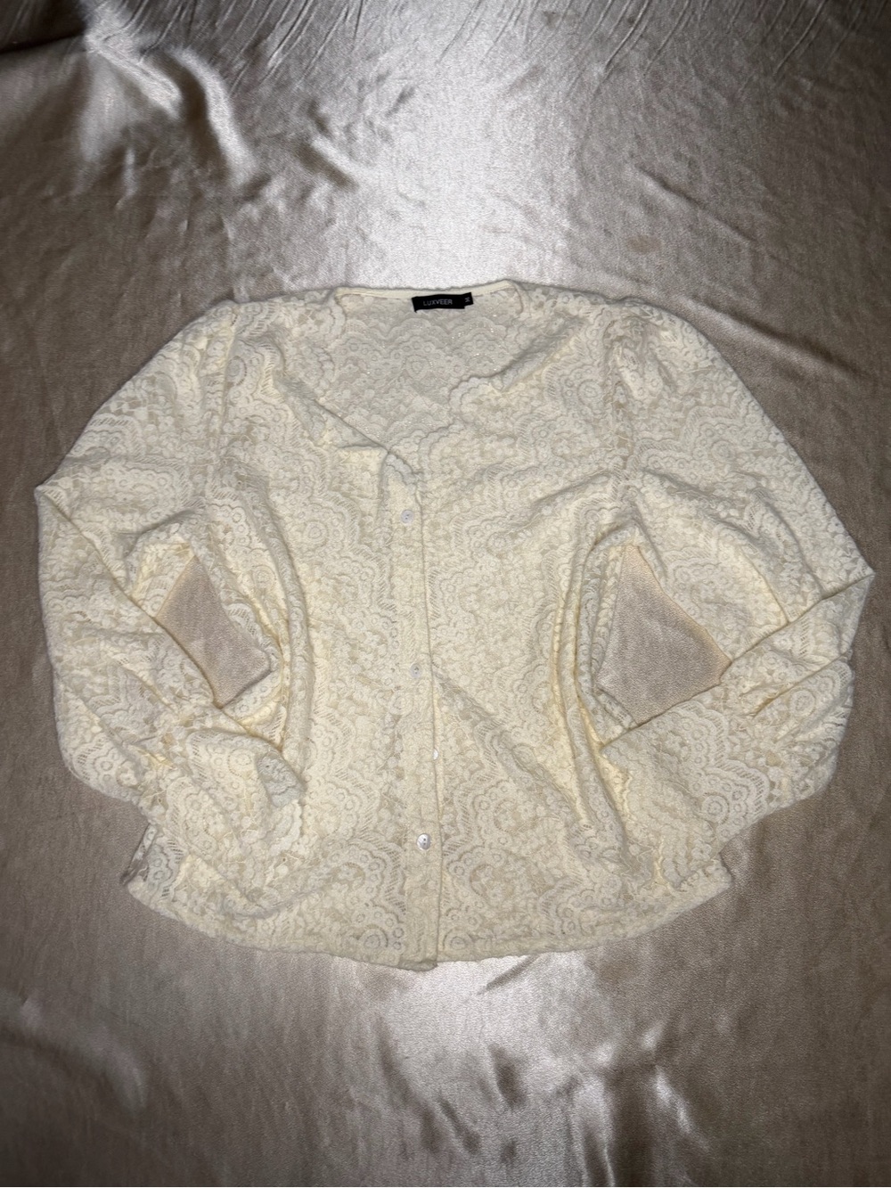 Luxveer Cream Lace Button-Down Long Sleeve Blouse Size M